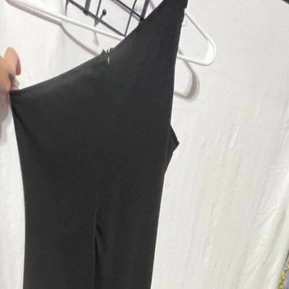 🖤 Elegant Black One-Shoulder Drape Maxi Dress - Picture 2 of 13